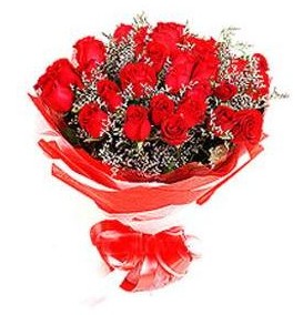  Sivas hediye sevgilime hediye çiçek  12 adet kırmızı güllerden görsel buket