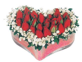  Sivas çiçek gönderme sitemiz güvenlidir  mika kalpte kirmizi güller 9 