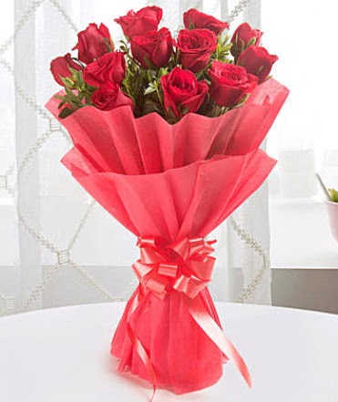 12 adet kırmızı gülden modern buket  Sivas çiçek yolla , çiçek gönder , çiçekçi  