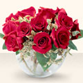 Sivas 14 şubat sevgililer günü çiçek  mika yada cam içerisinde 10 gül - sevenler için ideal seçim -