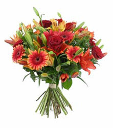  Sivas İnternetten çiçek siparişi  3 adet kirmizi gül ve karisik kir çiçekleri demeti