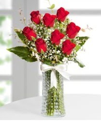 7 Adet vazoda kırmızı gül sevgiliye özel  Sivas ucuz çiçek gönder 