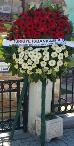 Cenaze çiçek modeli  Sivas uluslararası çiçek gönderme 